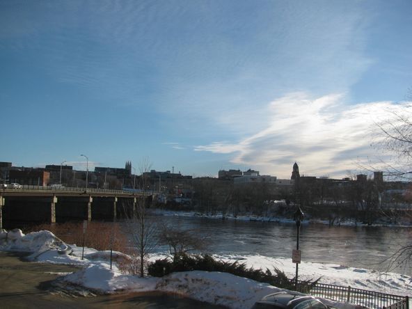94 Main St, Auburn, ME 04210